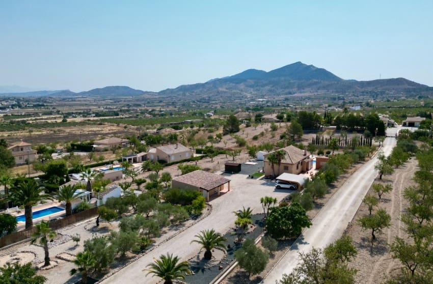 5 makuuhuone Huvila myytävänä paikassa Hondon de los Frailes mukana uima-altaan - 440 000 € (Ref: 9441259)