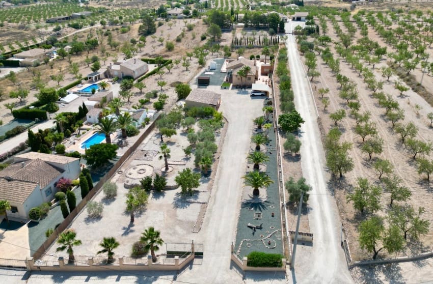 5 makuuhuone Huvila myytävänä paikassa Hondon de los Frailes mukana uima-altaan - 440 000 € (Ref: 9441259)