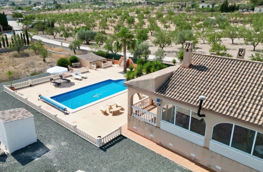 5 makuuhuone Huvila myytävänä paikassa Hondon de los Frailes mukana uima-altaan - 440 000 € (Ref: 9441259)
