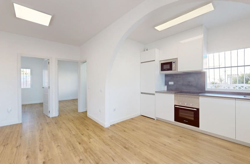 2 slaapkamer Bungalow te koop in Orihuela Costa met zwembad - € 199.000 (Ref: 9441261)