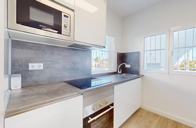 2 slaapkamer Bungalow te koop in Orihuela Costa, Orihuela met zwembad - € 199.000 (Ref: 9441261)