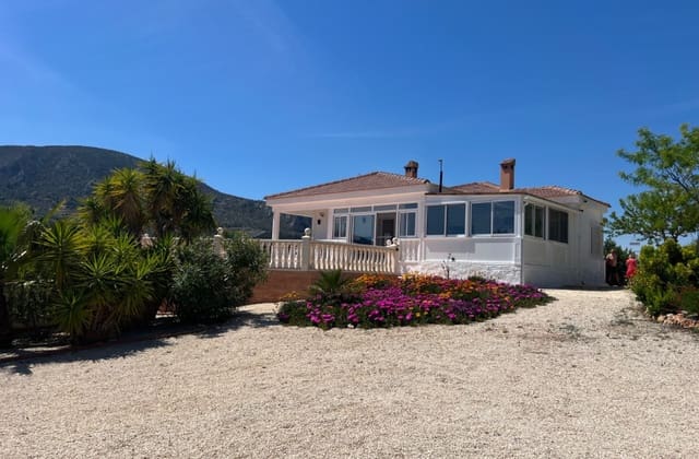 4 chambre Villa/Maison à vendre à La Romana avec piscine garage - 369 500 € (Ref: 9445531)