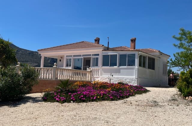 4 chambre Villa/Maison à vendre à La Romana avec piscine garage - 369 500 € (Ref: 9445531)