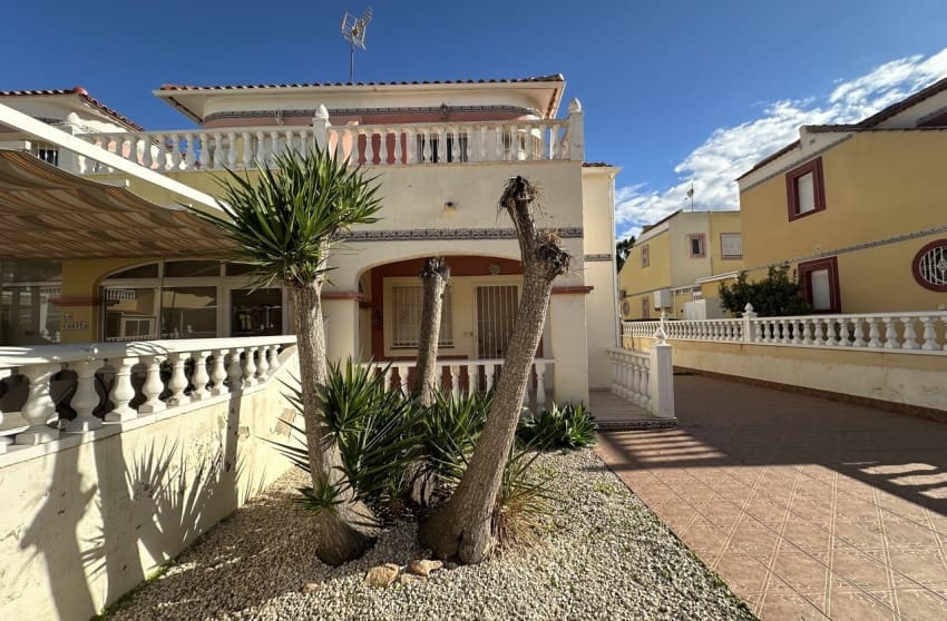 2 bedroom Townhouse for sale in Cabo Roig with pool - € 160,000 (Ref: 9460944)