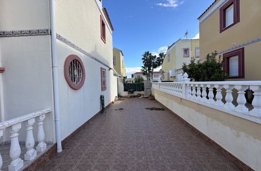 2 bedroom Townhouse for sale in Cabo Roig with pool - € 160,000 (Ref: 9460944)