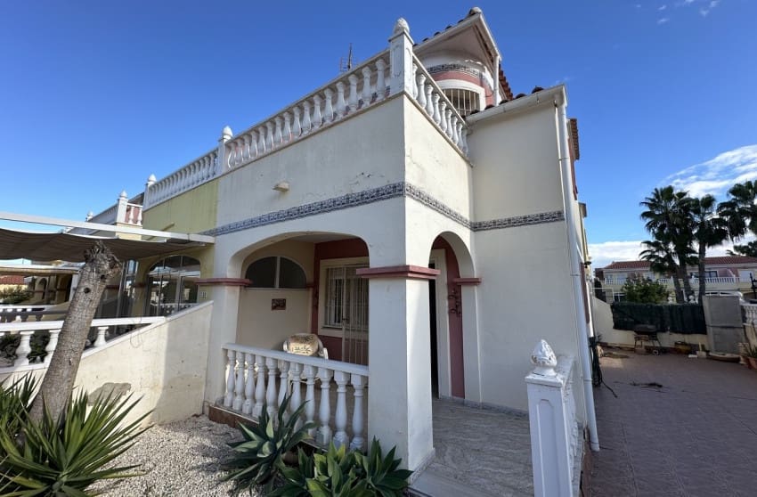 2 bedroom Townhouse for sale in Cabo Roig with pool - € 160,000 (Ref: 9460944)