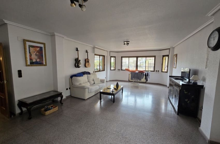 5 soverom Villa til salgs i Salinas med svømmebasseng - € 199 995 (Ref: 9473642)