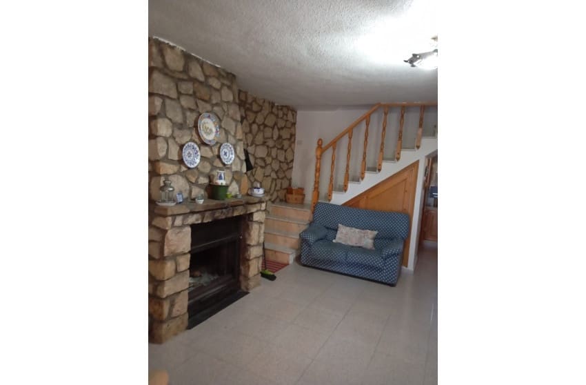 6 bedroom Finca/Country House for sale in Yecla with pool garage - € 249,500 (Ref: 9473643)