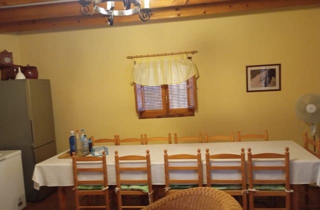 Finca/Casa Rural de 6 habitaciones en Yecla en venta con piscina garaje - 249.500 € (Ref: 9473643)