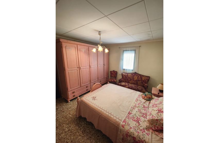 3 chambre Finca/Maison de Campagne à vendre à Yecla avec piscine garage - 210 000 € (Ref: 9473644)