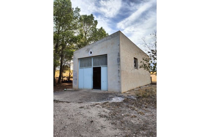 3 chambre Finca/Maison de Campagne à vendre à Yecla avec piscine garage - 210 000 € (Ref: 9473644)