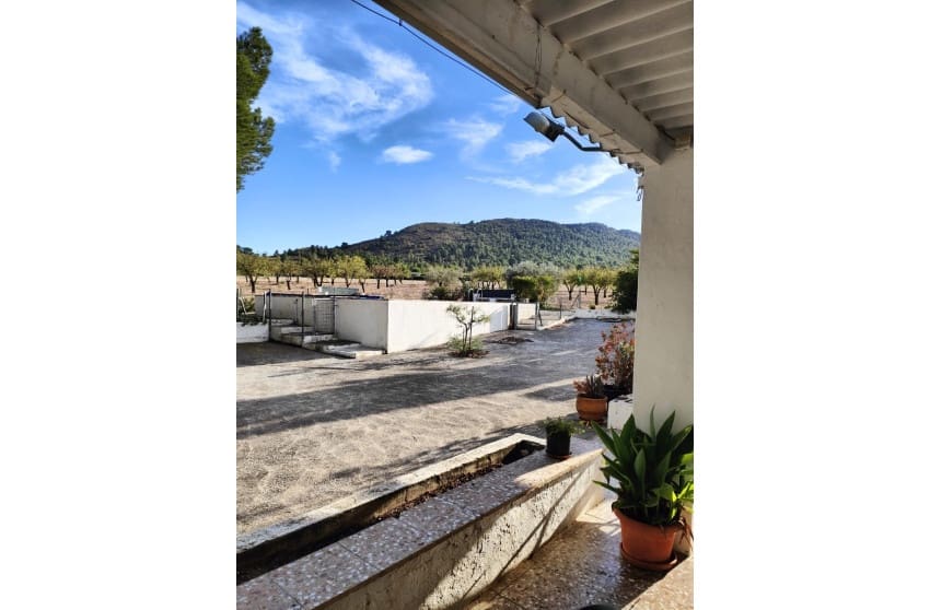 3 chambre Finca/Maison de Campagne à vendre à Yecla avec piscine garage - 210 000 € (Ref: 9473644)