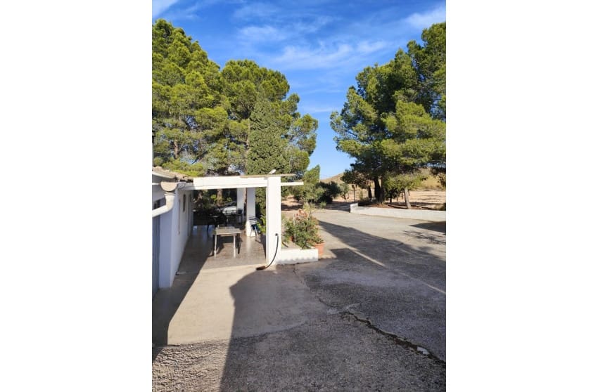 3 chambre Finca/Maison de Campagne à vendre à Yecla avec piscine garage - 210 000 € (Ref: 9473644)