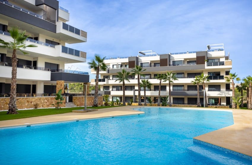 2 bedroom Apartment for sale in Los Altos with pool - € 285,000 (Ref: 9496628)