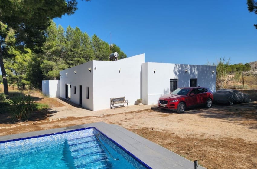 4 slaapkamer Villa te koop in Villena met zwembad - € 299.995 (Ref: 9506638)