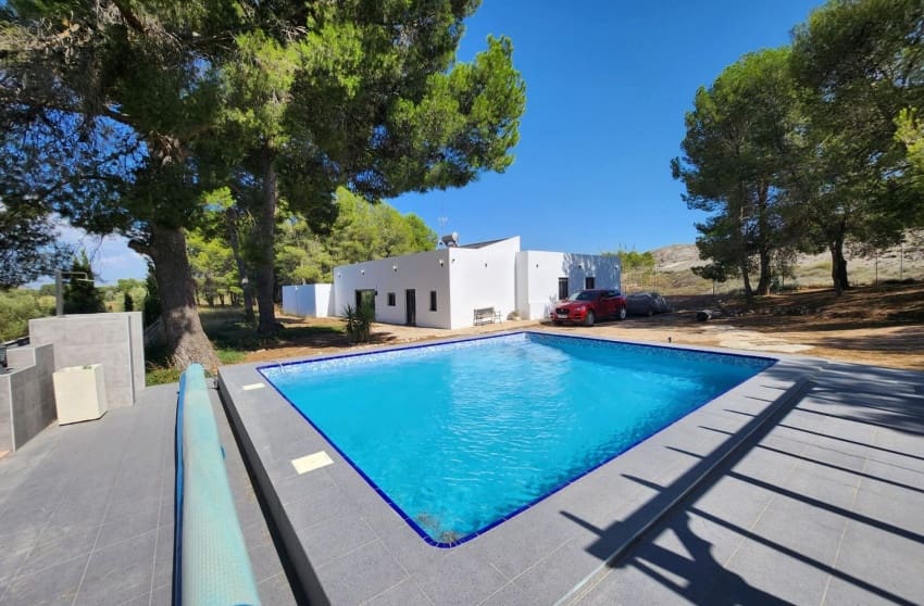 4 slaapkamer Villa te koop in Villena met zwembad - € 299.995 (Ref: 9506638)