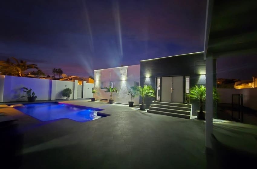 5 bedroom Villa for sale in Ciudad Quesada with pool - € 498,000 (Ref: 9506639)