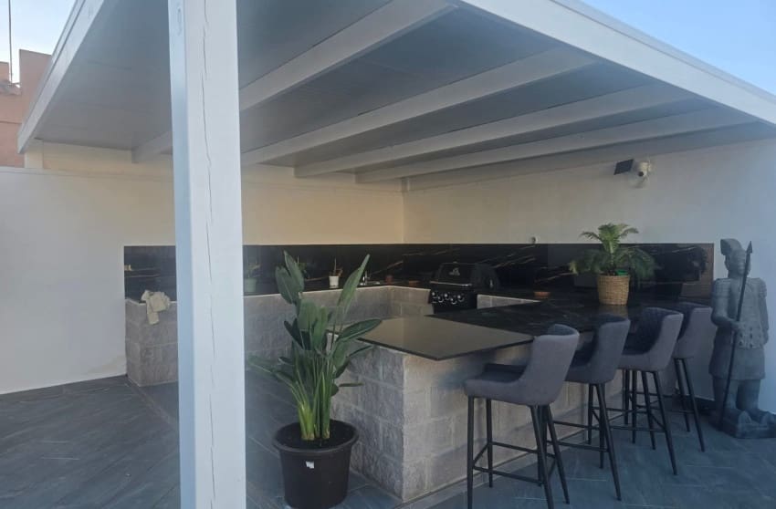 5 bedroom Villa for sale in Ciudad Quesada with pool - € 498,000 (Ref: 9506639)