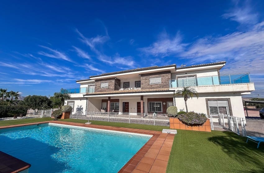 8 slaapkamer Villa te koop in Crevillente / Crevillent met zwembad - € 680.000 (Ref: 9536474)