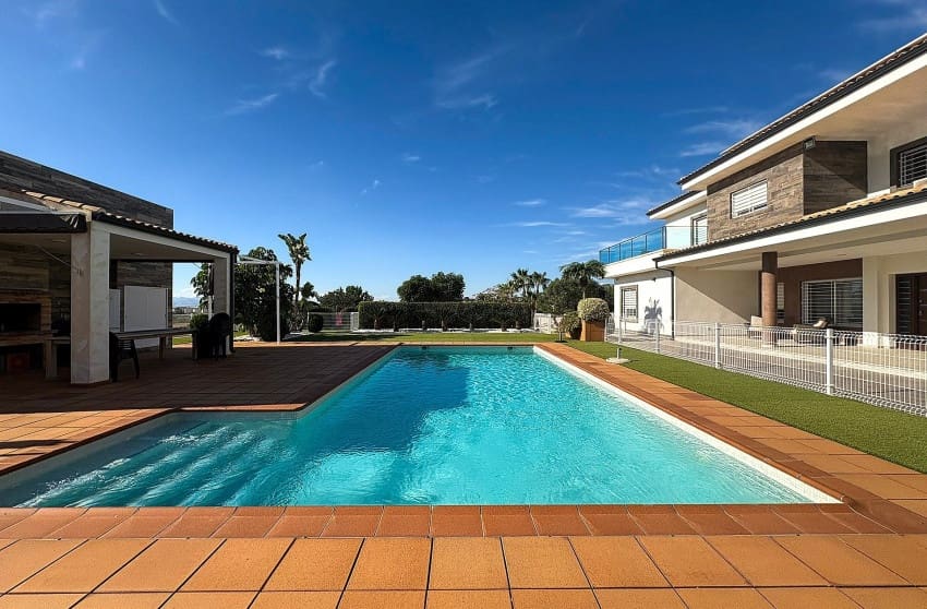 8 slaapkamer Villa te koop in Crevillente / Crevillent met zwembad - € 680.000 (Ref: 9536474)