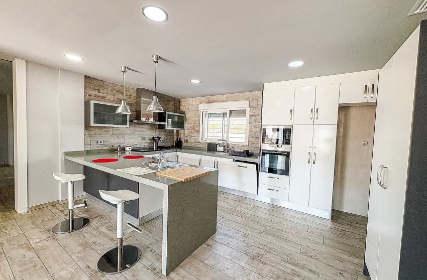 8 slaapkamer Villa te koop in Crevillente / Crevillent met zwembad - € 680.000 (Ref: 9536474)