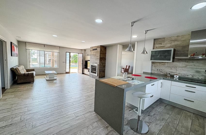 8 slaapkamer Villa te koop in Crevillente / Crevillent met zwembad - € 680.000 (Ref: 9536474)