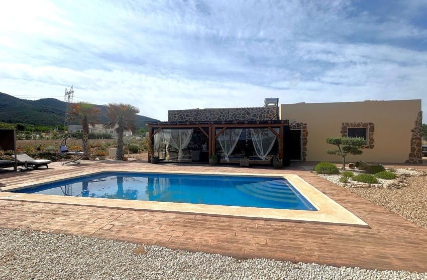 4 soveværelse Villa til salg i Salinas med swimmingpool - € 495.000 (Ref: 9536475)