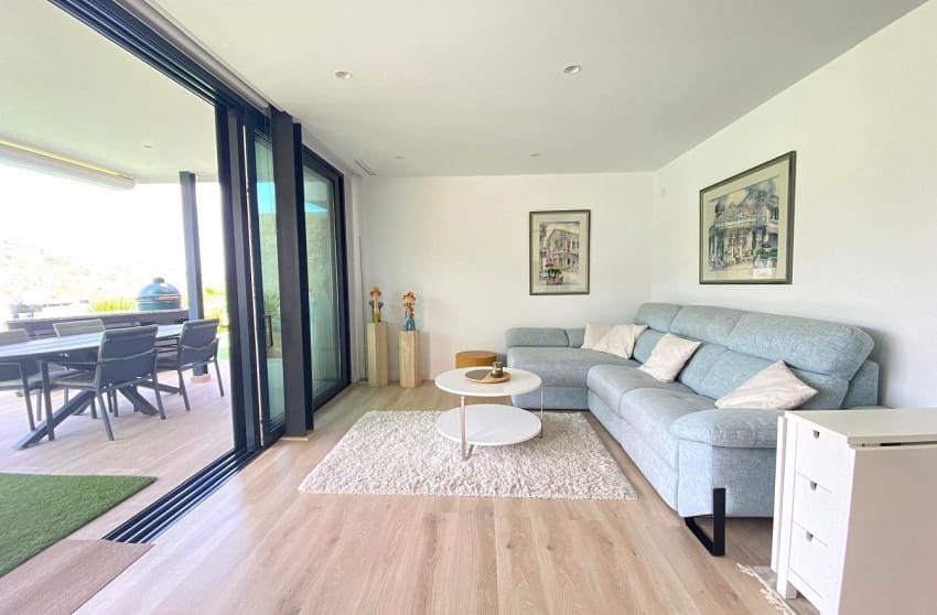 2 slaapkamer Villa te koop in Monforte del Cid met zwembad - € 340.000 (Ref: 9536476)