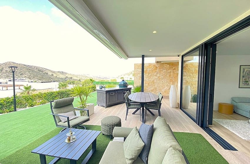 2 slaapkamer Villa te koop in Monforte del Cid met zwembad - € 340.000 (Ref: 9536476)