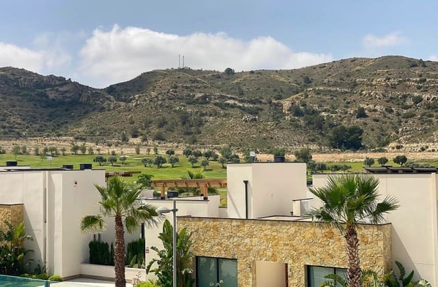 2 Zimmer Villa zu verkaufen in Monforte del Cid mit Pool - 340.000 € (Ref: 9536476)