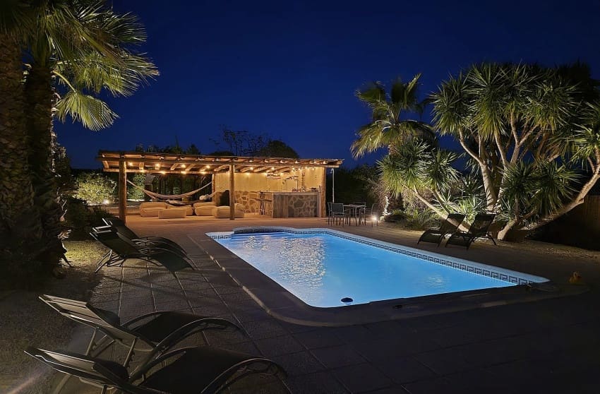 5 makuuhuone Huvila myytävänä paikassa Pinoso mukana uima-altaan - 425 000 € (Ref: 9536477)