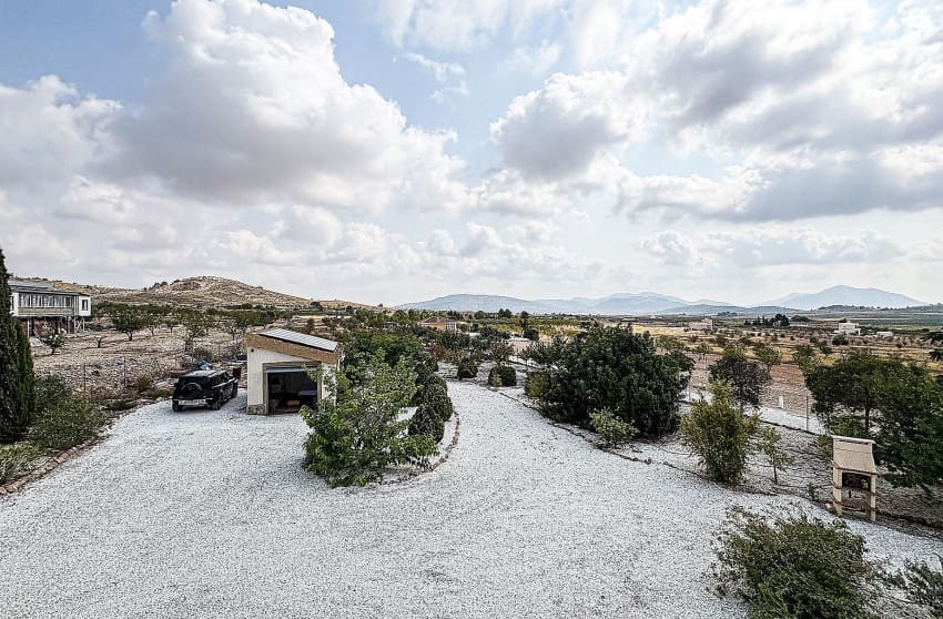 5 makuuhuone Huvila myytävänä paikassa Pinoso mukana uima-altaan - 425 000 € (Ref: 9536477)