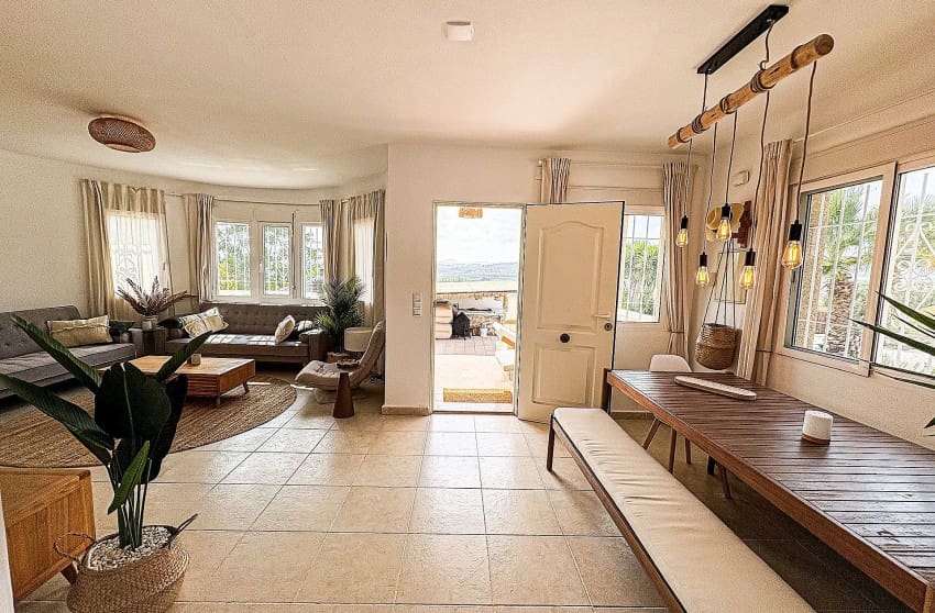 5 makuuhuone Huvila myytävänä paikassa Pinoso mukana uima-altaan - 425 000 € (Ref: 9536477)