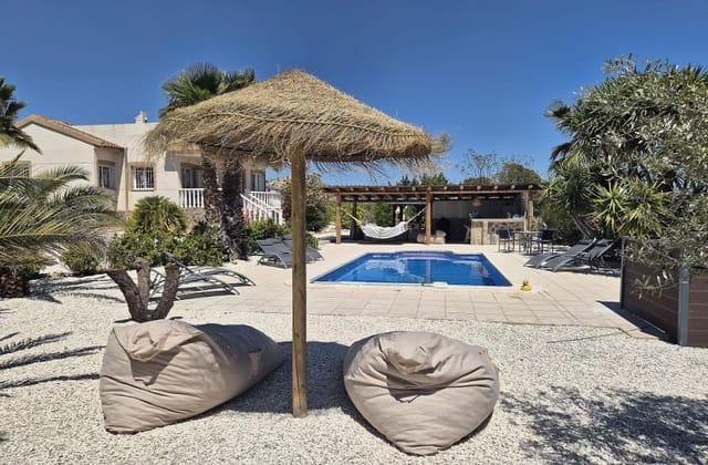 5 soverom Villa til salgs i Pinoso med svømmebasseng - € 425 000 (Ref: 9536477)