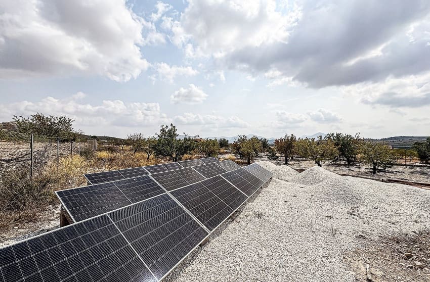 5 makuuhuone Huvila myytävänä paikassa Pinoso mukana uima-altaan - 425 000 € (Ref: 9536477)