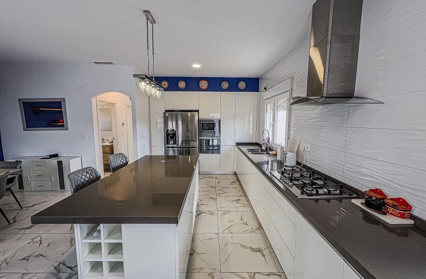 4 makuuhuone Huvila myytävänä paikassa Pinoso mukana uima-altaan - 525 000 € (Ref: 9536479)