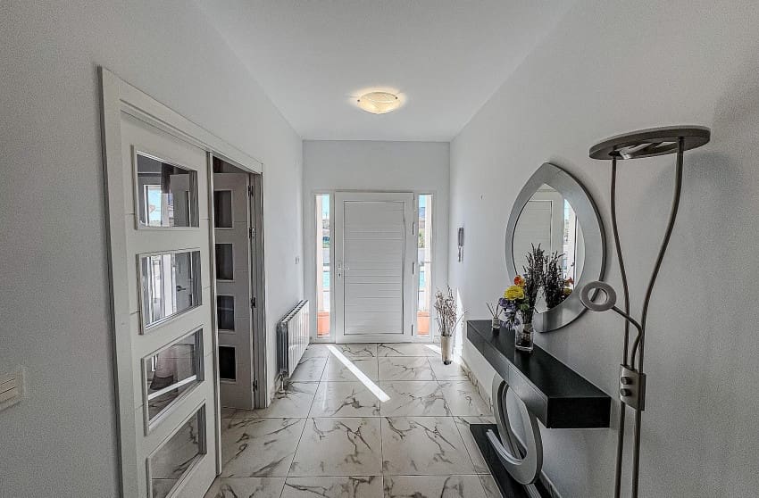 4 makuuhuone Huvila myytävänä paikassa Pinoso mukana uima-altaan - 525 000 € (Ref: 9536479)