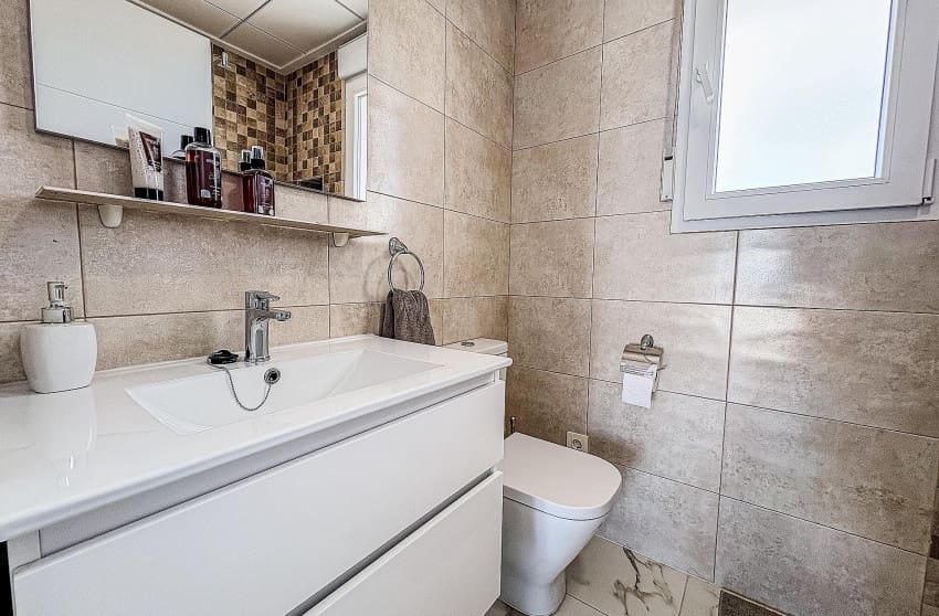 4 makuuhuone Huvila myytävänä paikassa Pinoso mukana uima-altaan - 525 000 € (Ref: 9536479)