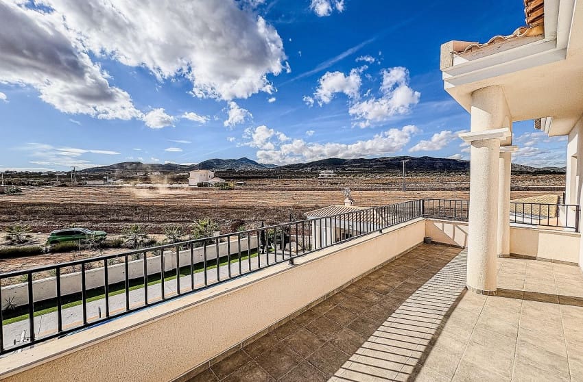 4 makuuhuone Huvila myytävänä paikassa Pinoso mukana uima-altaan - 525 000 € (Ref: 9536479)