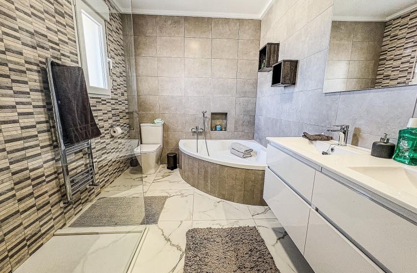 4 makuuhuone Huvila myytävänä paikassa Pinoso mukana uima-altaan - 525 000 € (Ref: 9536479)