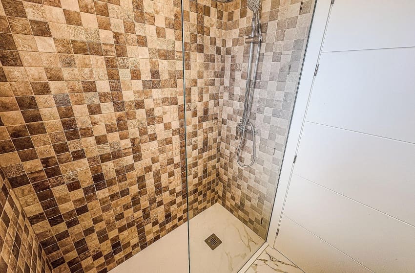 4 makuuhuone Huvila myytävänä paikassa Pinoso mukana uima-altaan - 525 000 € (Ref: 9536479)