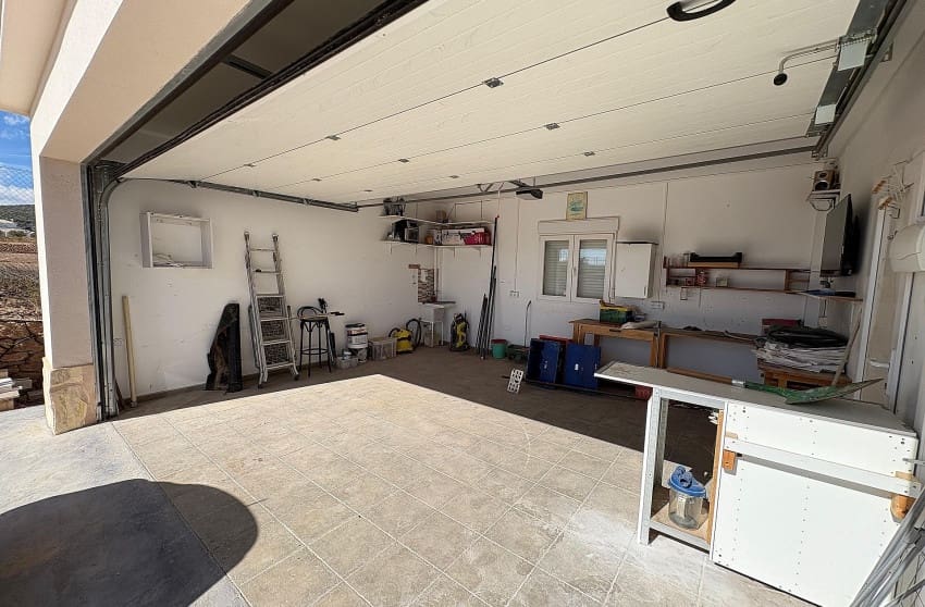 4 makuuhuone Huvila myytävänä paikassa Pinoso mukana uima-altaan - 525 000 € (Ref: 9536479)