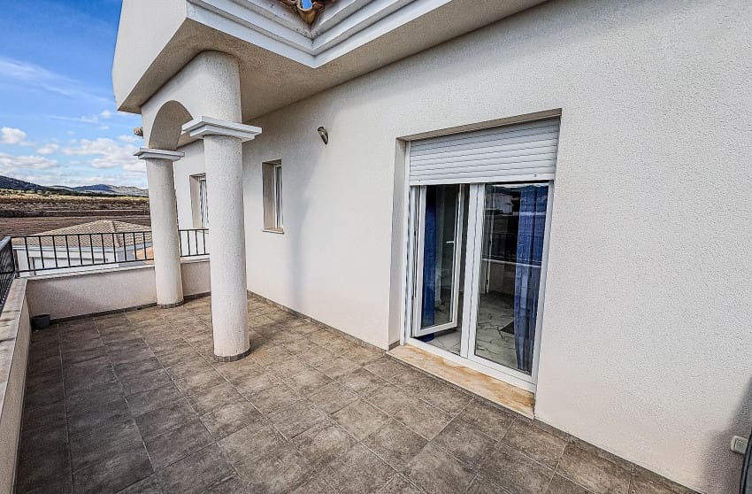 4 makuuhuone Huvila myytävänä paikassa Pinoso mukana uima-altaan - 525 000 € (Ref: 9536479)