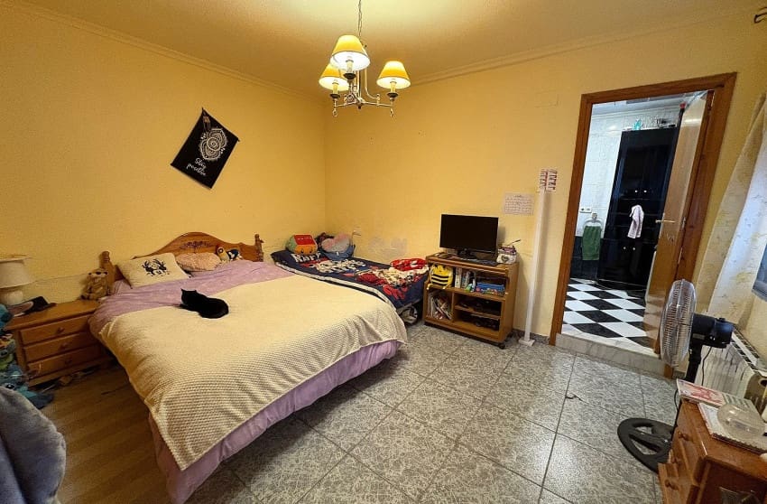 6 bedroom Townhouse for sale in Monovar / Monover with pool - € 179,995 (Ref: 9536480)