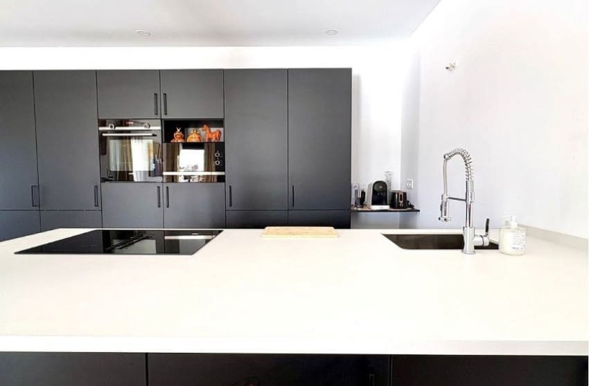 4 bedroom Villa for sale in Pinoso with pool - € 449,950 (Ref: 9536481)