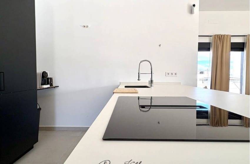 4 bedroom Villa for sale in Pinoso with pool - € 449,950 (Ref: 9536481)