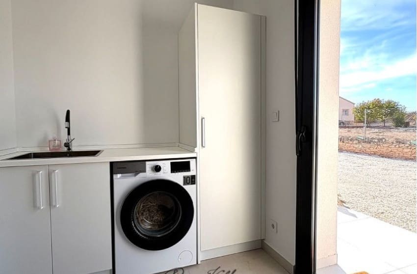 4 bedroom Villa for sale in Pinoso with pool - € 449,950 (Ref: 9536481)