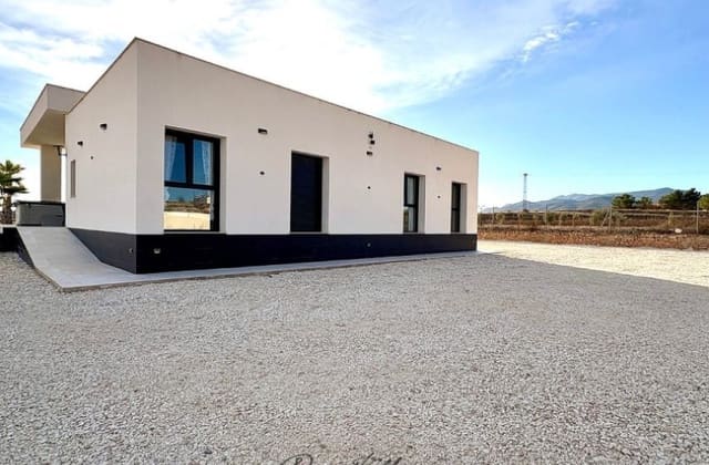 4 Zimmer Villa zu verkaufen in Pinoso mit Pool - 449.950 € (Ref: 9536481)