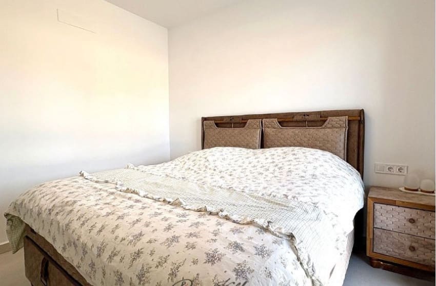 4 bedroom Villa for sale in Pinoso with pool - € 449,950 (Ref: 9536481)