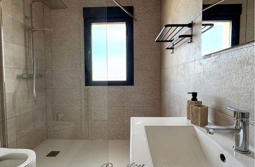 4 bedroom Villa for sale in Pinoso with pool - € 449,950 (Ref: 9536481)